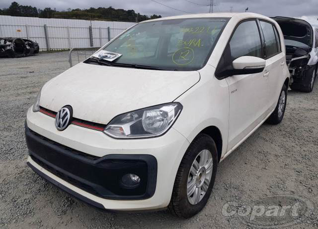 VOLKSWAGEN UP 1.0 18/18